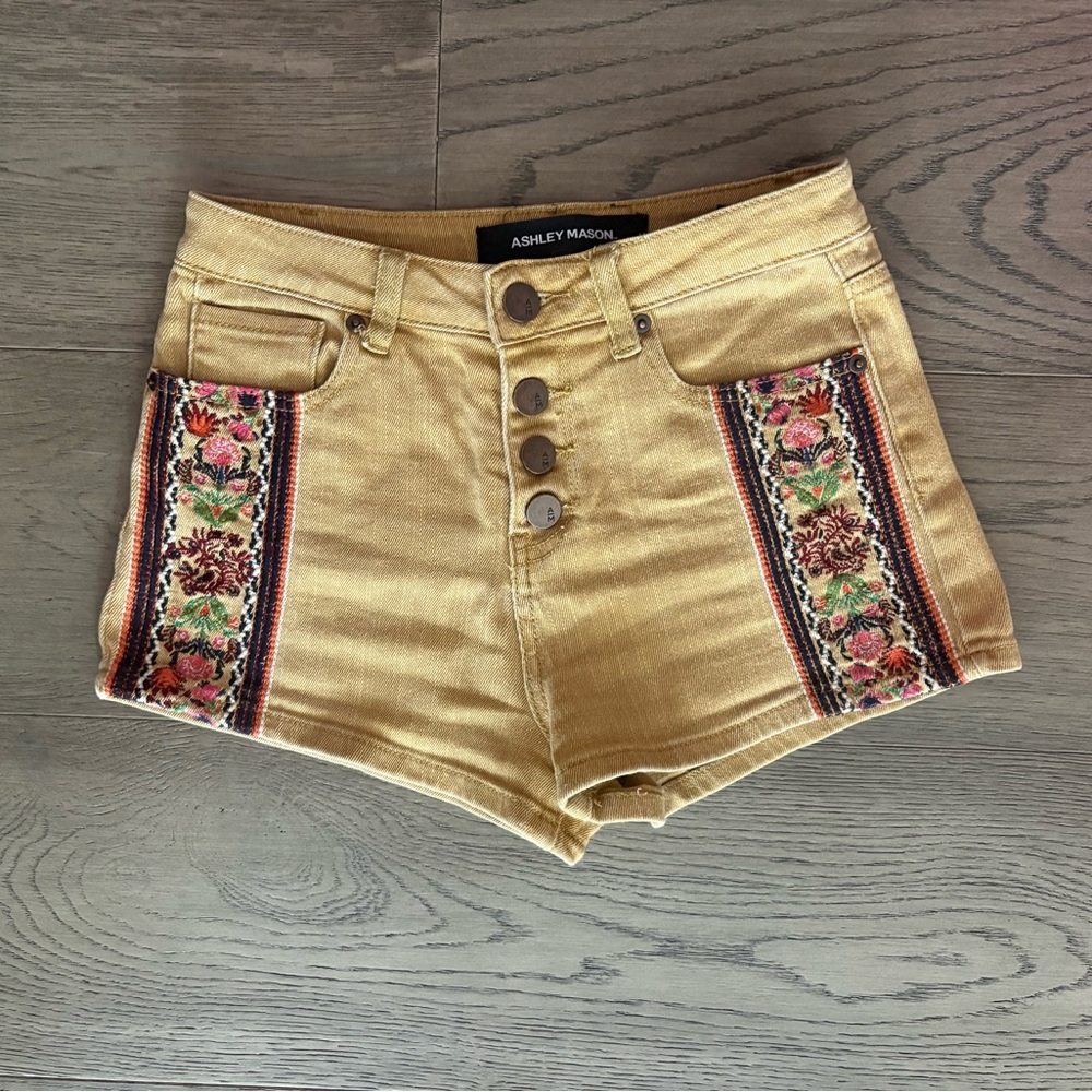 Ashley Mason Embroidered Women's Shorts
